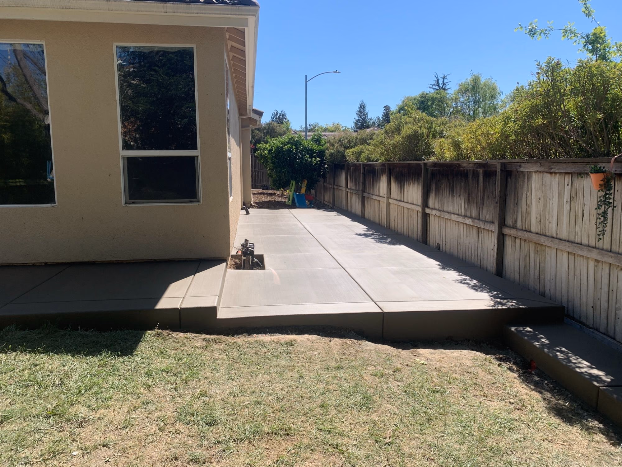 Concrete patio extension completed in Sacramento, California